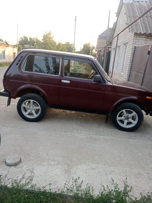 Продам машину Нива