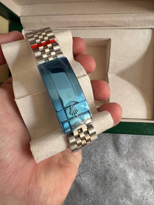 Нов стилен часовник на Rolex