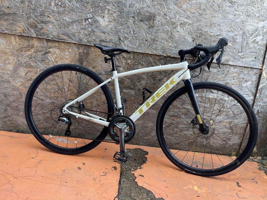 Bicicleta cursiera ciclocross gravel trek domane 4 furca de carbon  frane pe disc hiraulice roti 28”