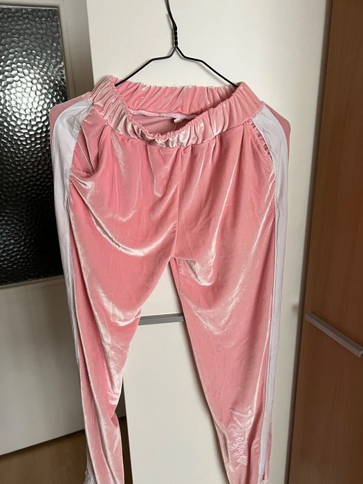 Дамски велурен комплект