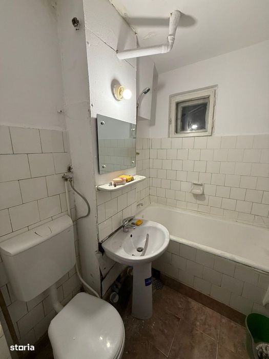 Apartament 3 decomandate Calea București Institut 7/10 71 mp