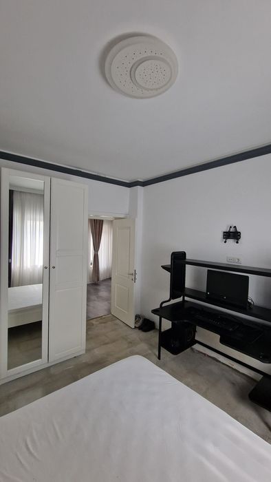 Casa cu 4 camere , zona linistita