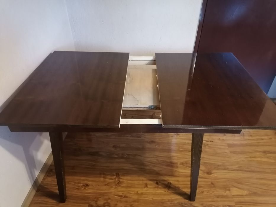 Трапезна маса от масивно дърво с 6 стола