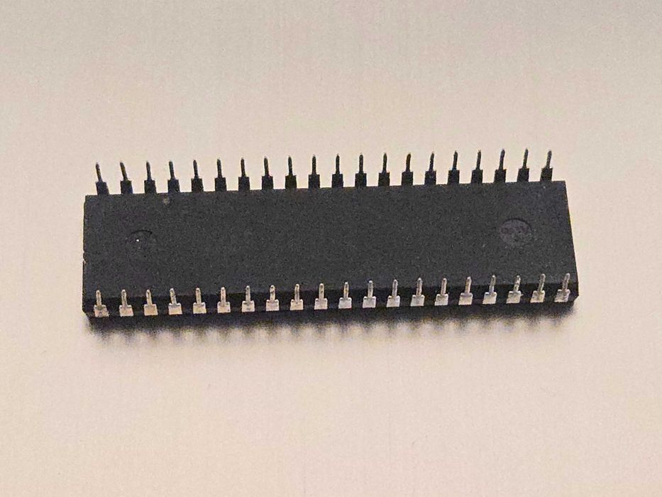 CPU UMC UA6527P – compatibil NES / Famicom / Dendy (clonă Ricoh 2A03)