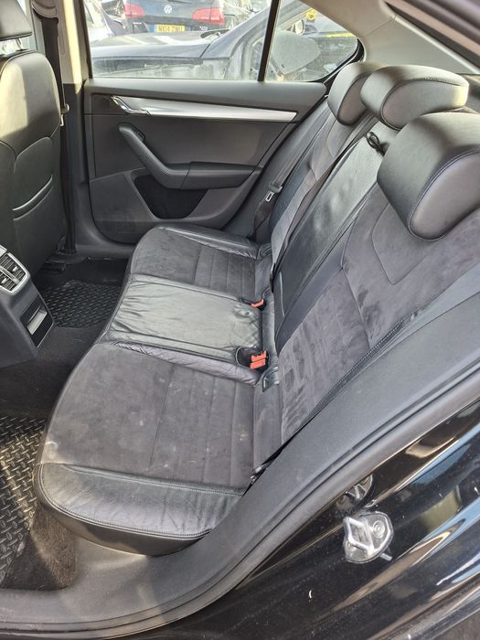 Шкода Октави 1.4 tfsi 2015 година