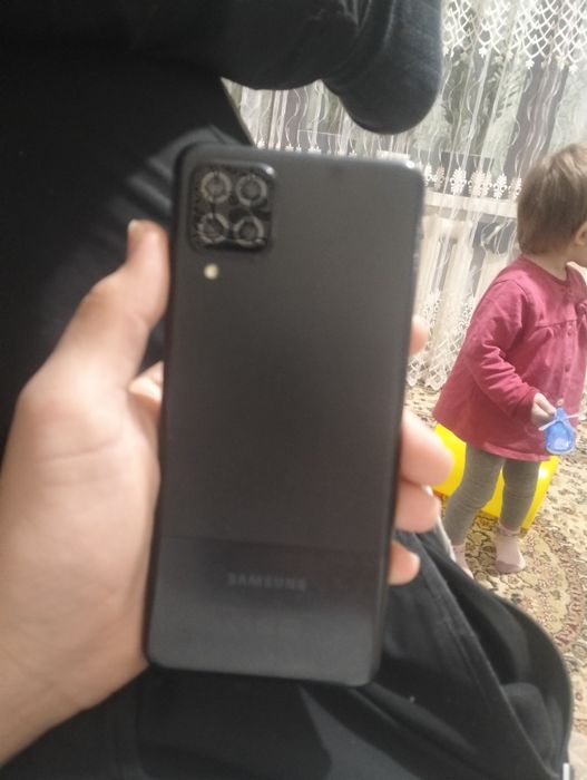 Samsung A12 в продаже