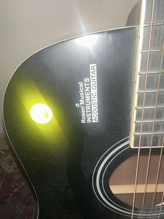 Gitara akustik srochna sotiladi