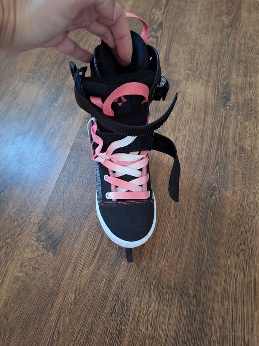 Patine reglabile pentru fete