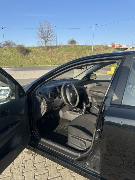 Hyundai i30 2011 • 176.200 km • GPL •