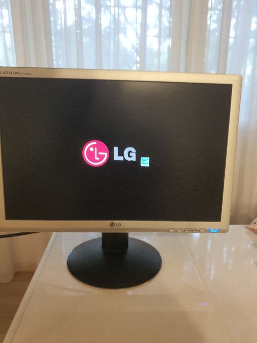 Monitor LG Flatron w19345