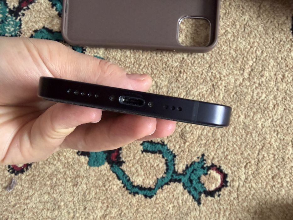 Продам iphone 12