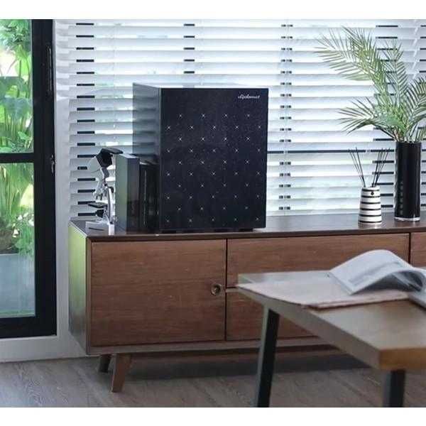 Mini muzlatgichlariga o'xshash dizayndagi seyf Diplomat. Сейф Diplomat