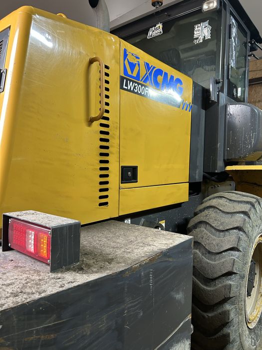 Продам погрузчик 2-кубовый