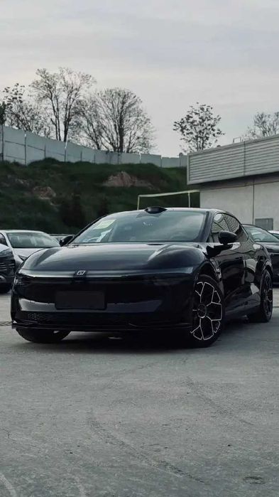 Zeekr 007 в комплектации 4WD Smart Driving Version