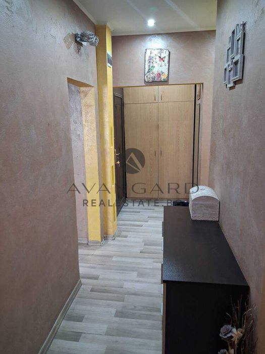 оф.25434 Тристаен р-т Хитър Петър