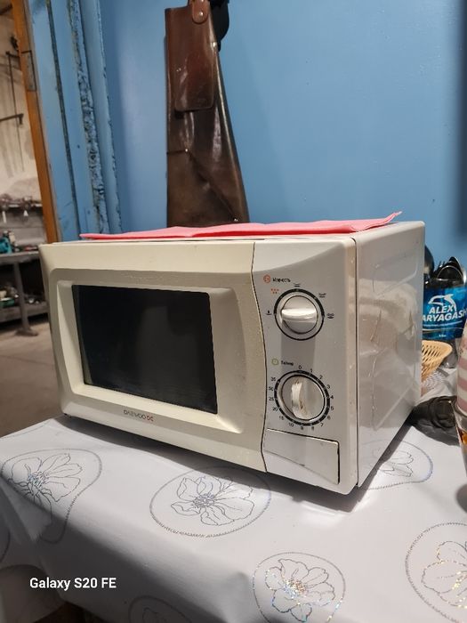 Микроволновка продам