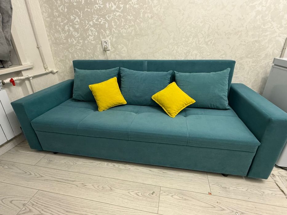 Диван в хорошем состояний