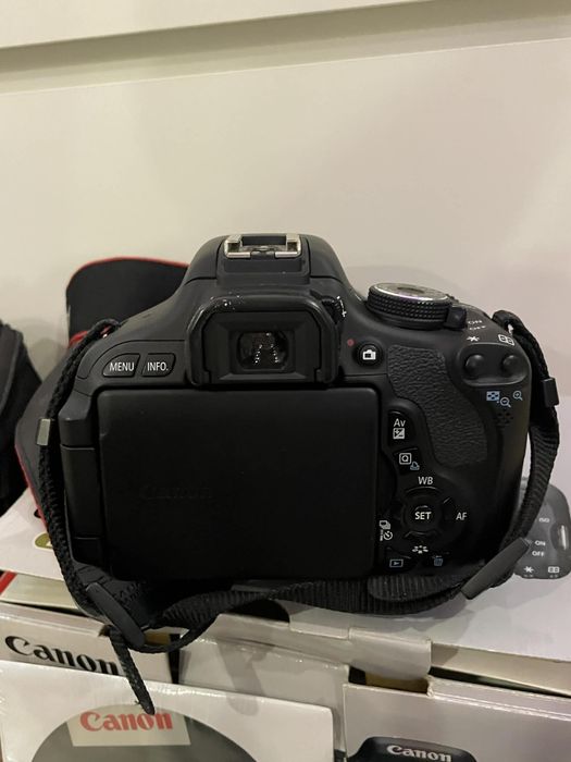 Фотоапарат Canon 600 D