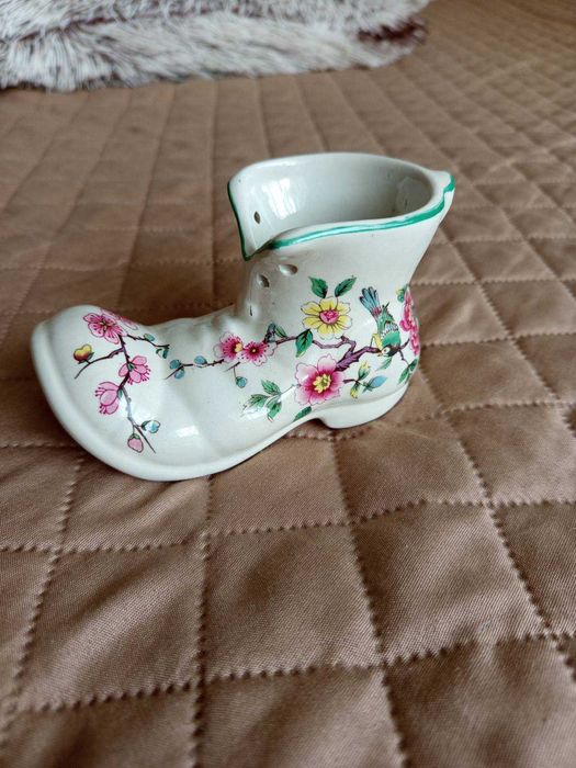 Порцелановa фигурка ботушче Old Foley