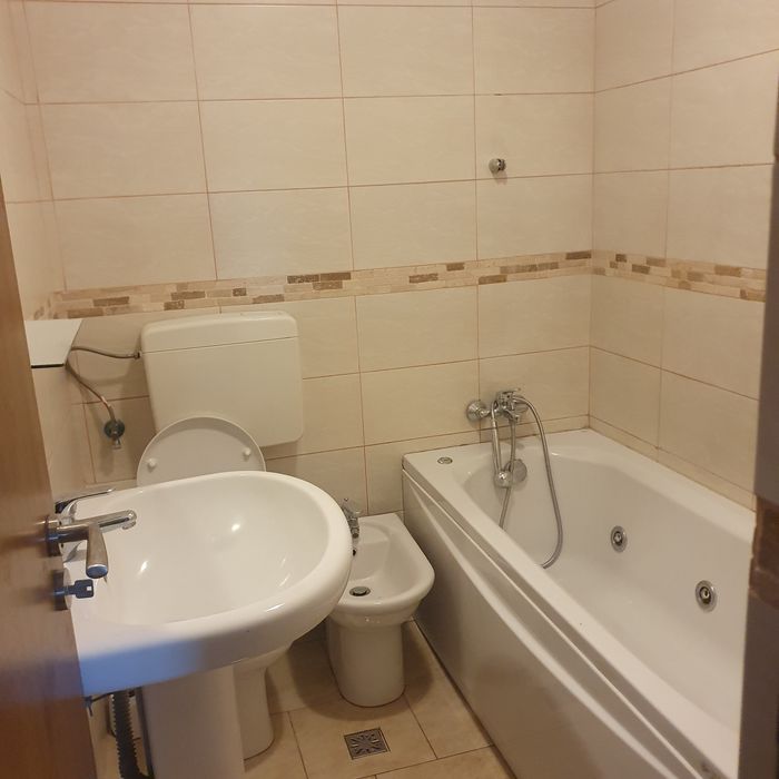 Apartament cu trei camere