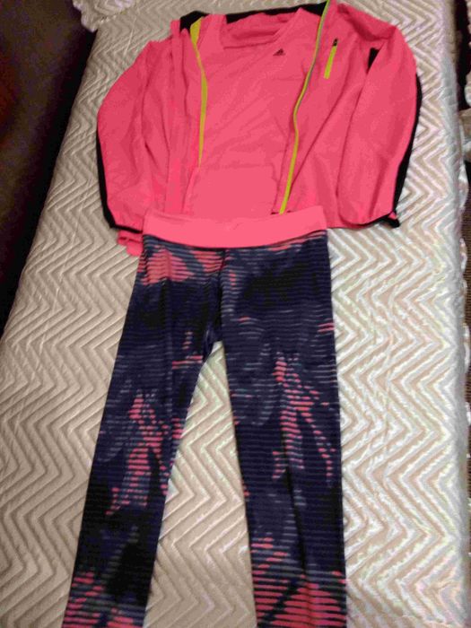 Дамски спортен екип