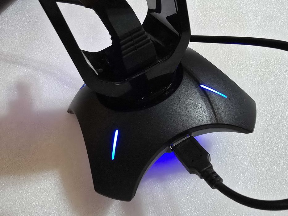 Stand pentru Casti Genesis cu Mouse Bungee si Hub USB-Vanad 500 Black