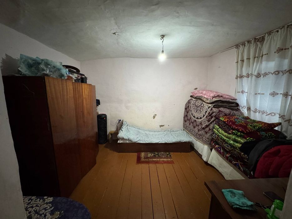 2 sotix uy sotiladi.