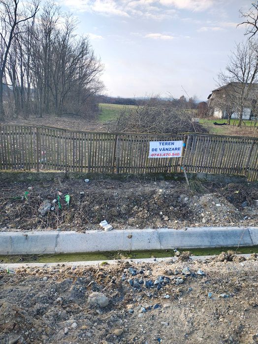 Teren intravilan de vânzare in comuna Pomi