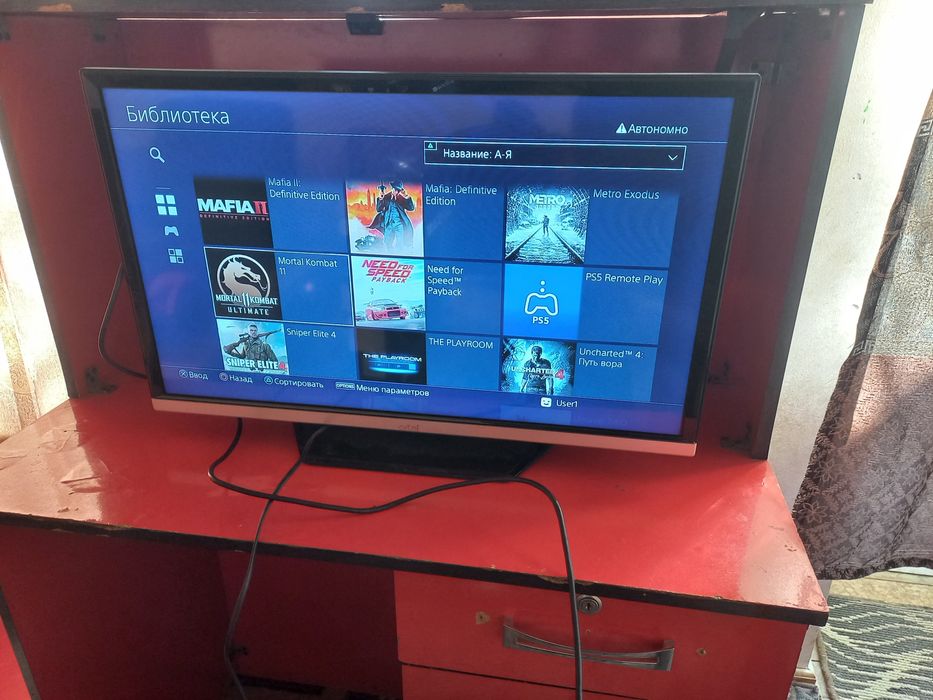 PS4 pro ideal 1TB hotira 18 o'yinlari bor 2 yangi djoystik bor plombas