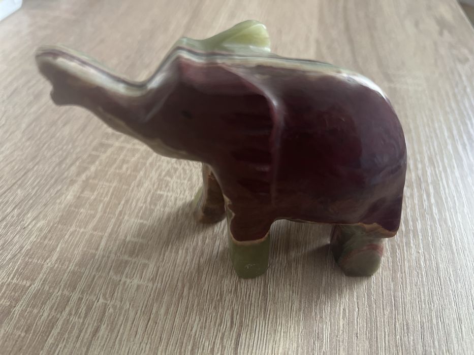 Слоник из оникса