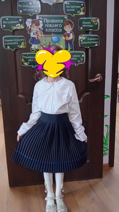 Белая блузка, юбка