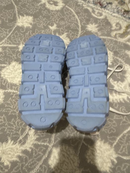 Продам кеды новые