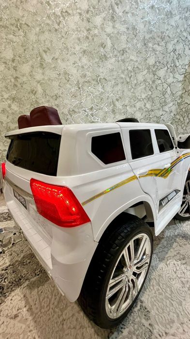 Продам Машинку детскую