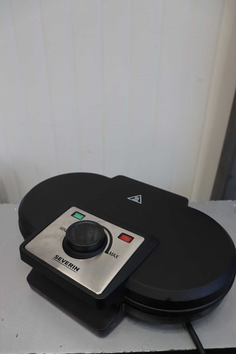 Гофретник Severin Double Waffle Maker