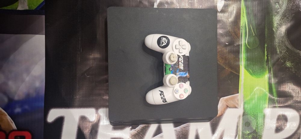 Playstation 4 Slim