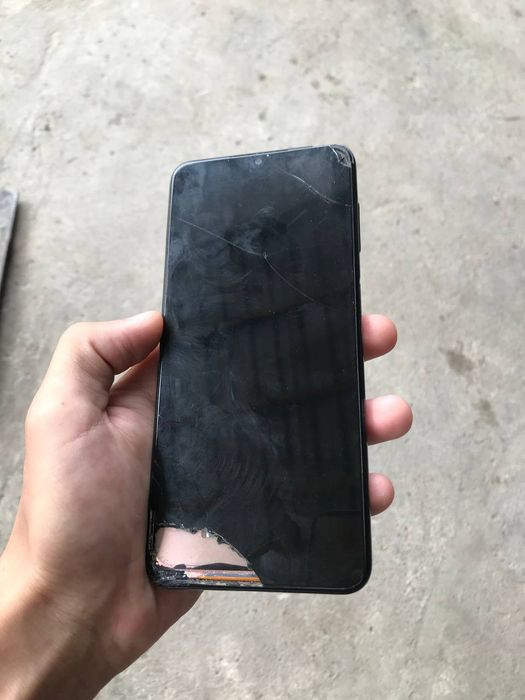 Samsung A04S ishlashi yaxshi