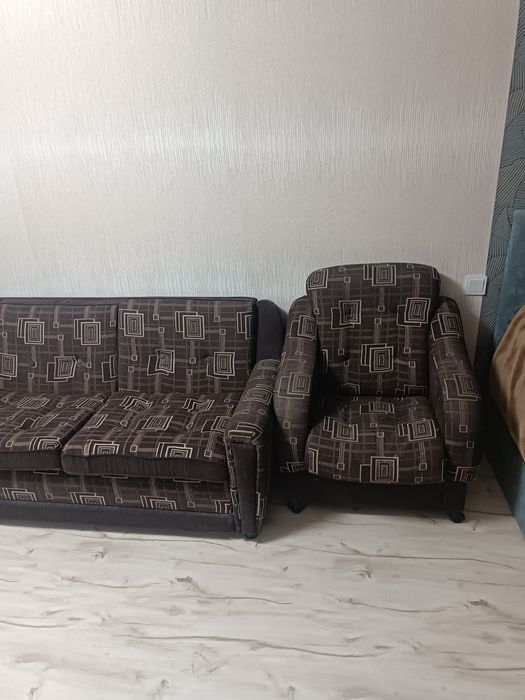 Диван и два кресла