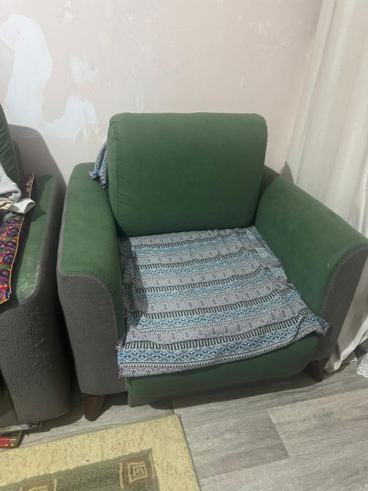 Отдам даром диван и кресло