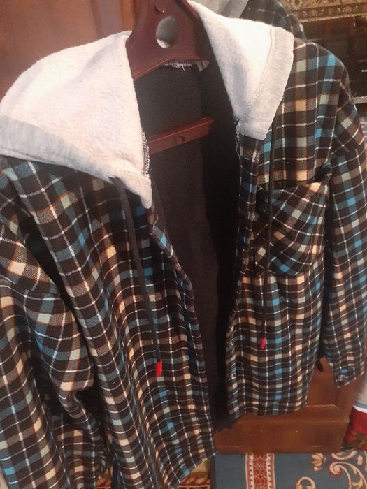 Продам  рубашку  толстовку теплую