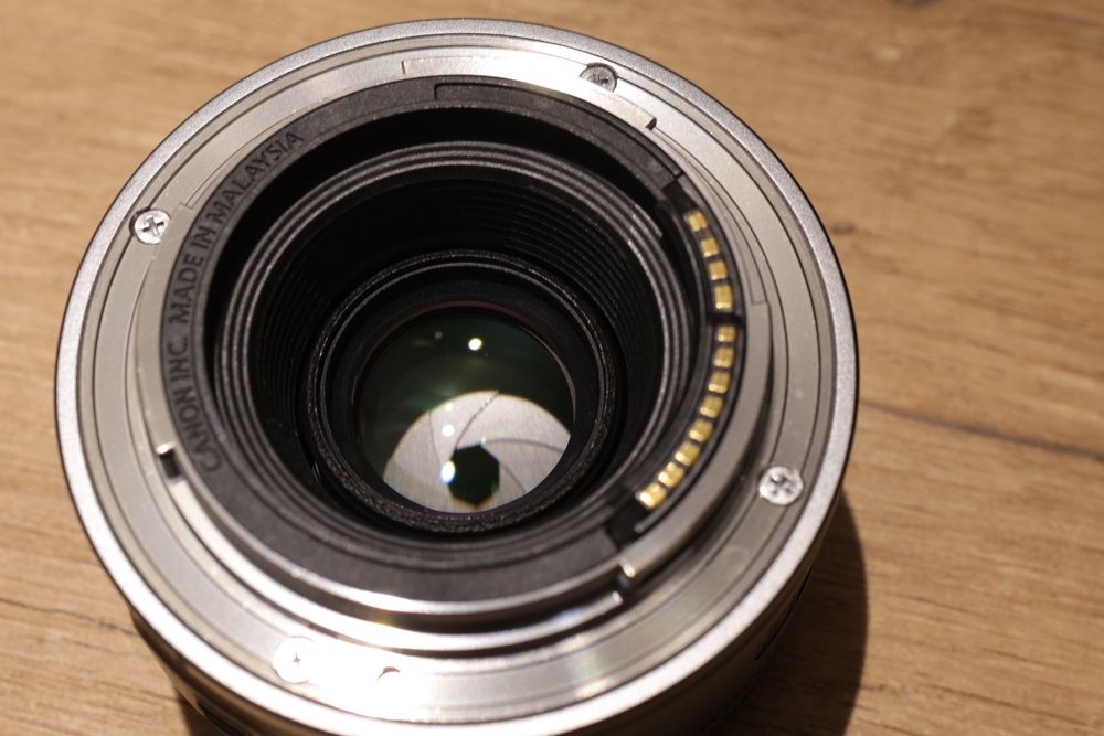 Обектив Canon RF 50mm f/1.8