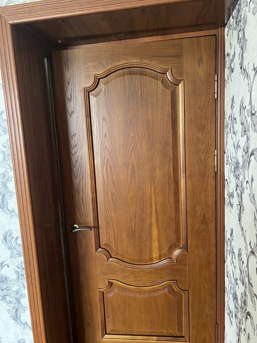 Есік дверь.