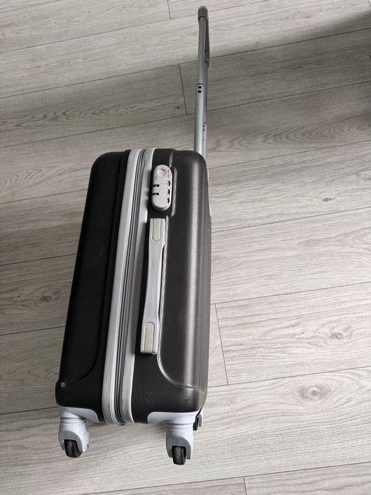 Куфар за кабинен багаж