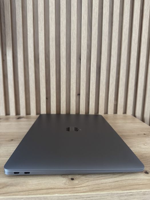 MacBook Air M1 13” 2020 Silver / 256GB / 8GB / stare excelentă