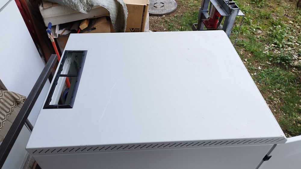 Комуникационен шкаф - сървърен шкаф - рак шкаф 10U