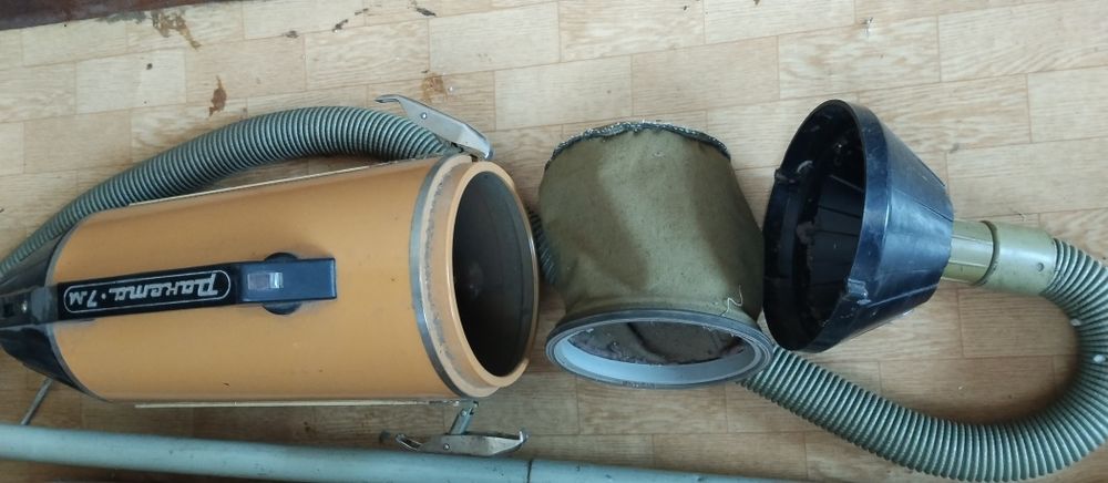 Прахосмукачки 2 бр.от 1974г