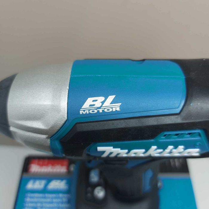 Безчетков ударен гайковерт Makita DTW180Z 3/8