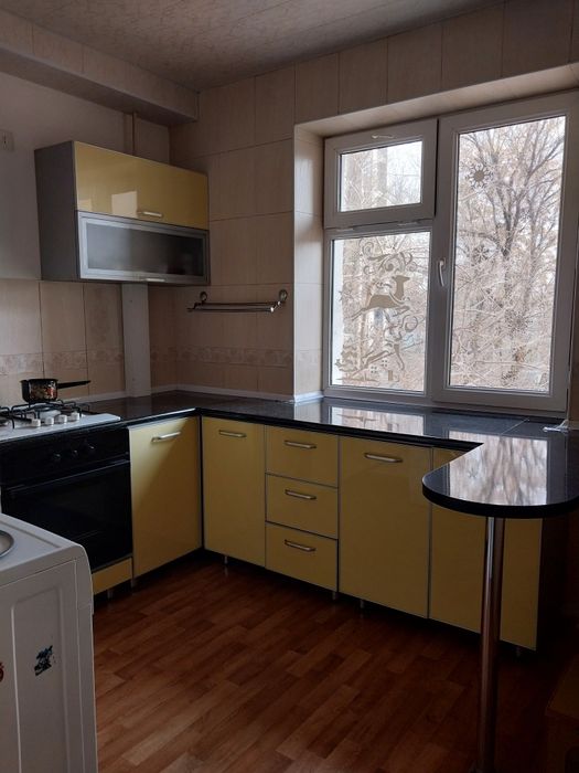 Сдаю квартиру на м.Новза