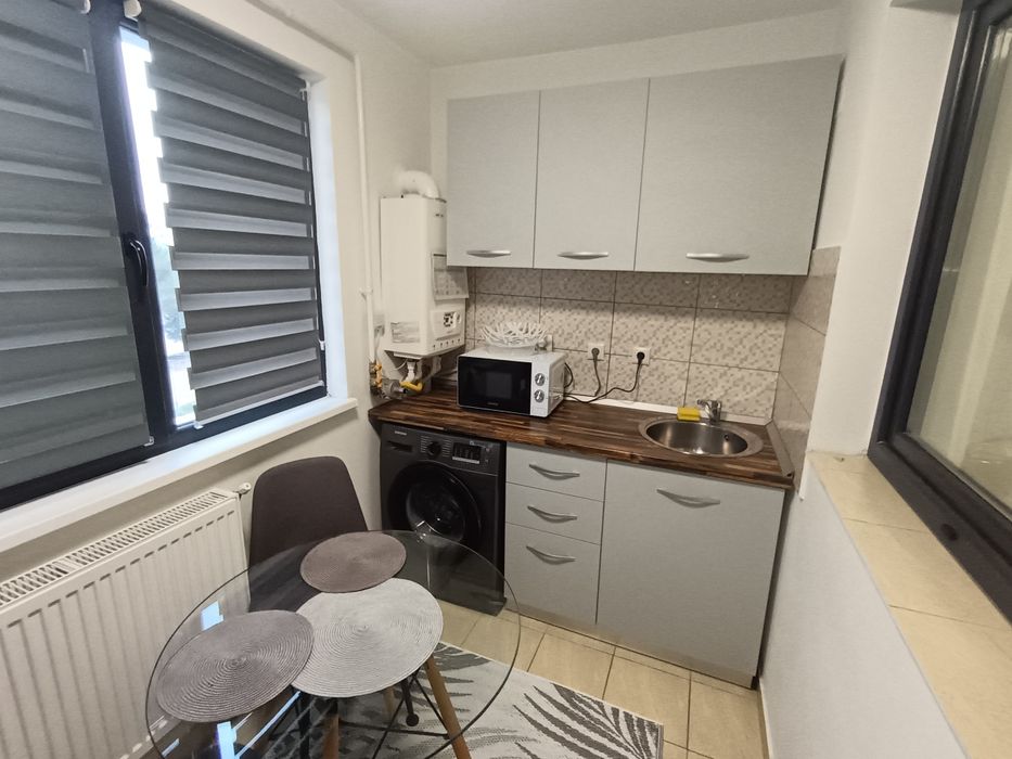 Inchiriez Garsoniera în Regim Hotelier