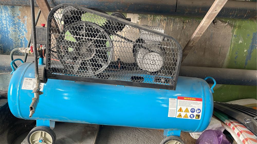 Компрессор 100л 220