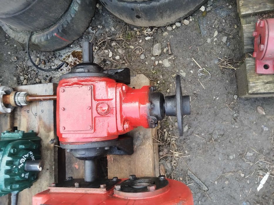 Reductor raport 1 la 1 la 90 de grade